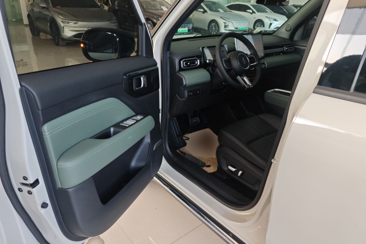 宝骏悦也Plus 2026款 301km旗舰版中控内饰7003