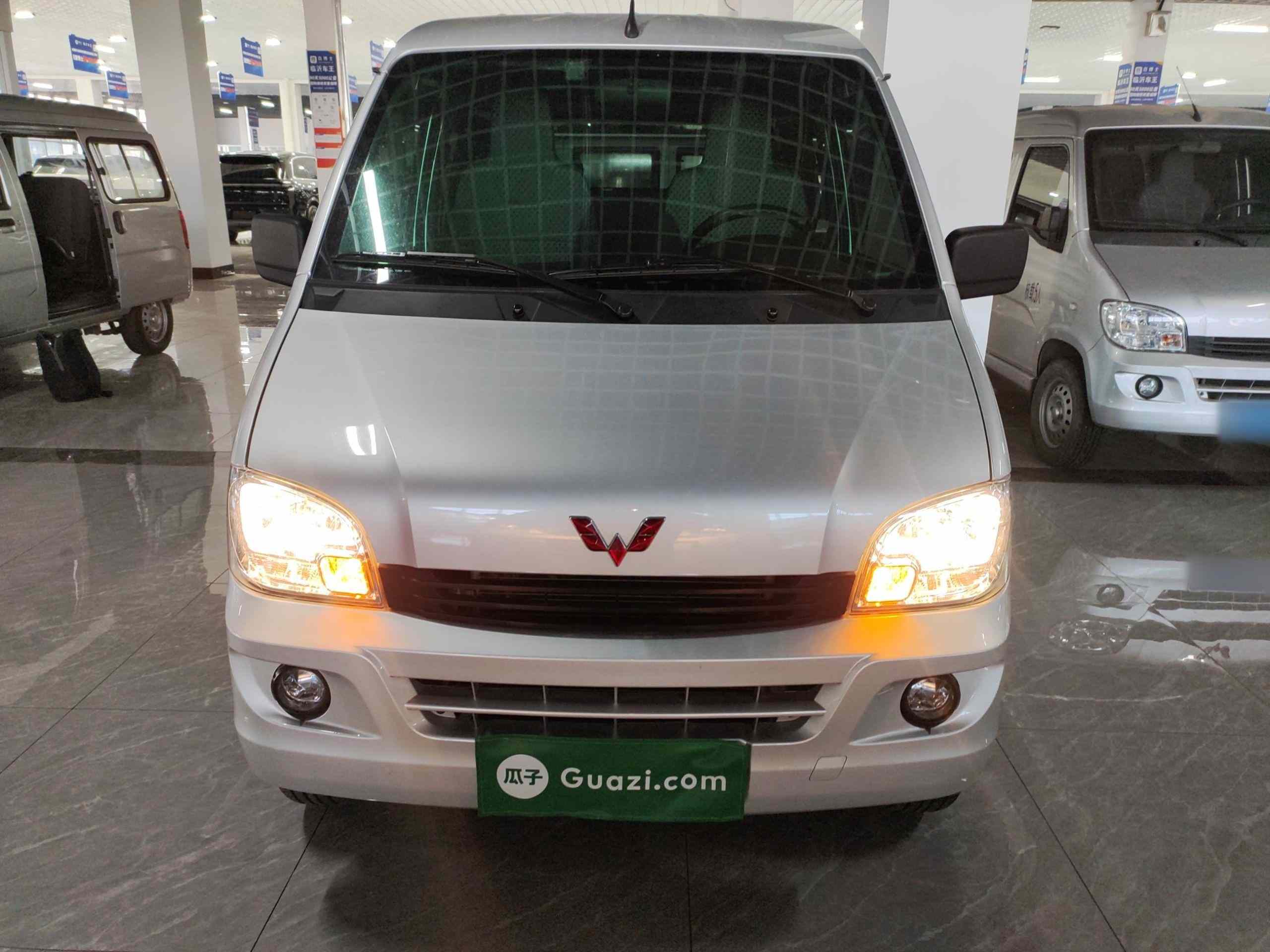 五菱汽车 五菱之光 2023款 1.5L 实用型 5/7座(1)