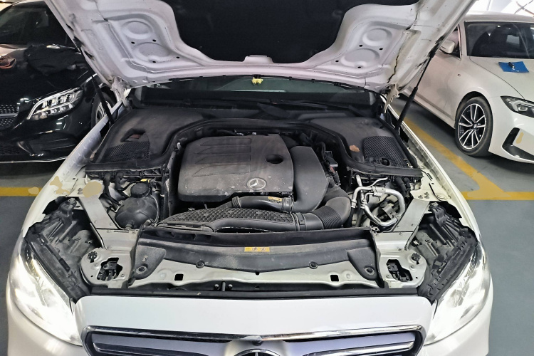 奔驰E级 2020款 E 300 L 运动时尚型局部细节24