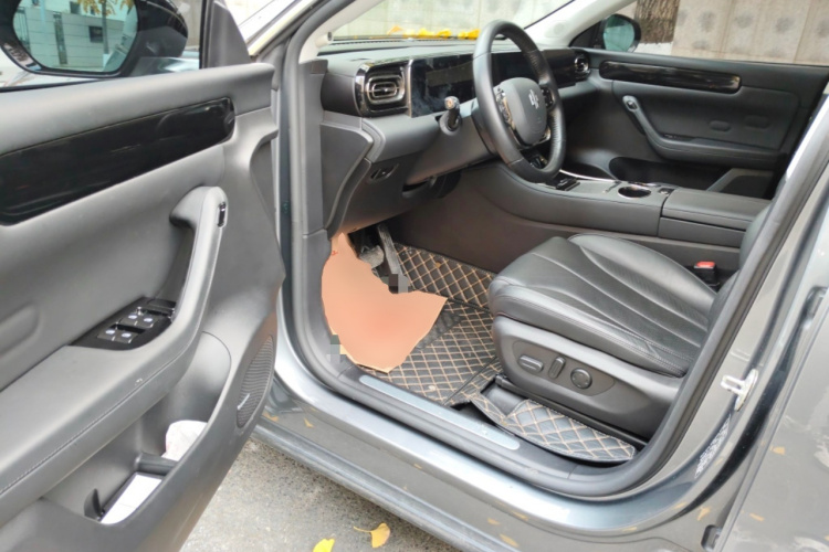 零跑汽车 零跑C11 2021款 尊享版中控内饰7003