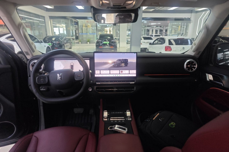 坦克300 2025款 2.0T 征服者中控内饰7002