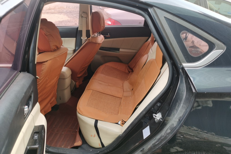 长安 逸动 2015款 1.6L 手动豪华型 国V中控内饰21