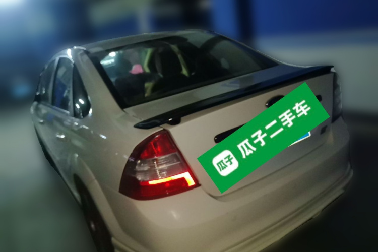 福特 福克斯 2013款 三厢经典 1.8L 手动百万纪念版车身外观5