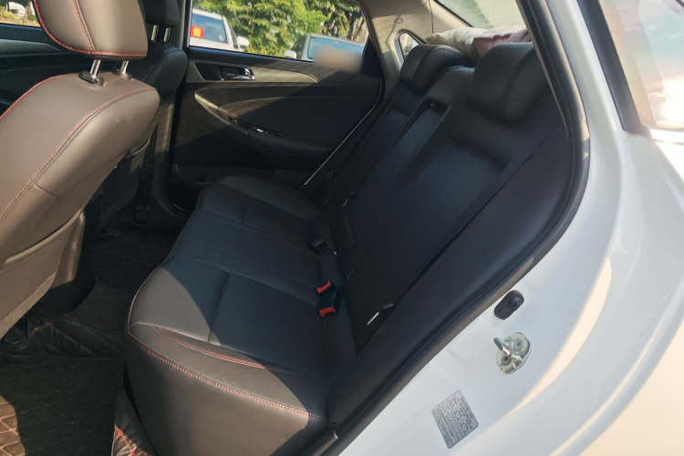 长安 逸动 2016款 1.6L 自动风尚型中控内饰21