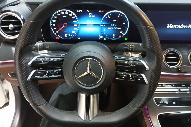 奔驰E级 2021款 E 300 L 运动豪华型中控内饰13