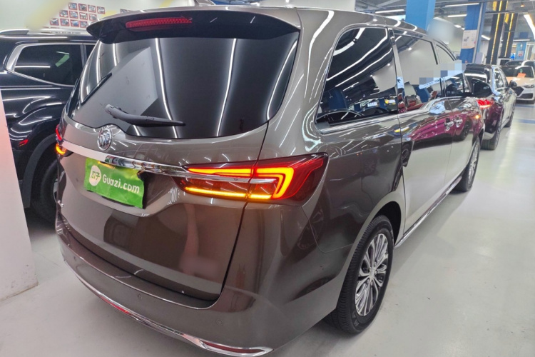 别克GL8 2023款 改款 陆上公务舱 豪华型车身外观7