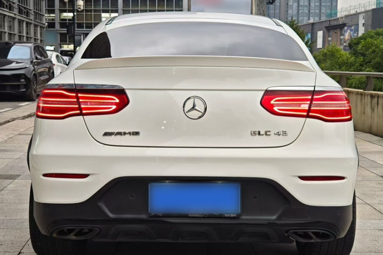 奔驰GLC轿跑 AMG 2017款 AMG GLC 43 4MATIC 轿跑SUV车身外观6004