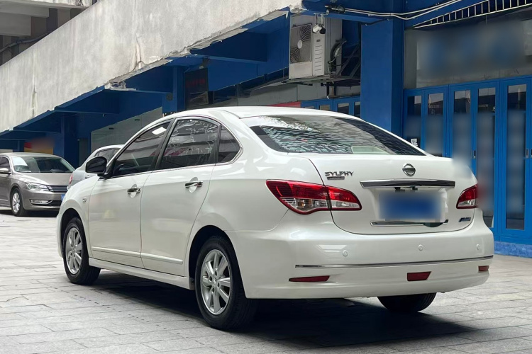 日产 轩逸 2019款 经典 1.6XE+ CVT智联领先版车身外观6005