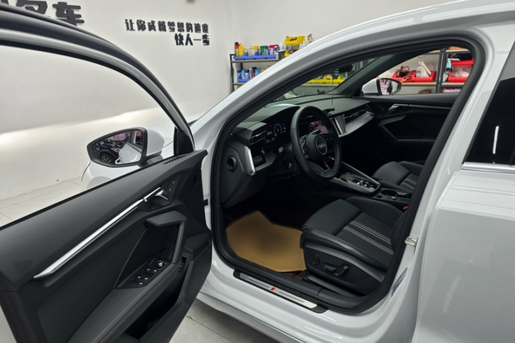 奥迪A3 2024款 A3L Limousine 35 TFSI 时尚运动型车身外观6006