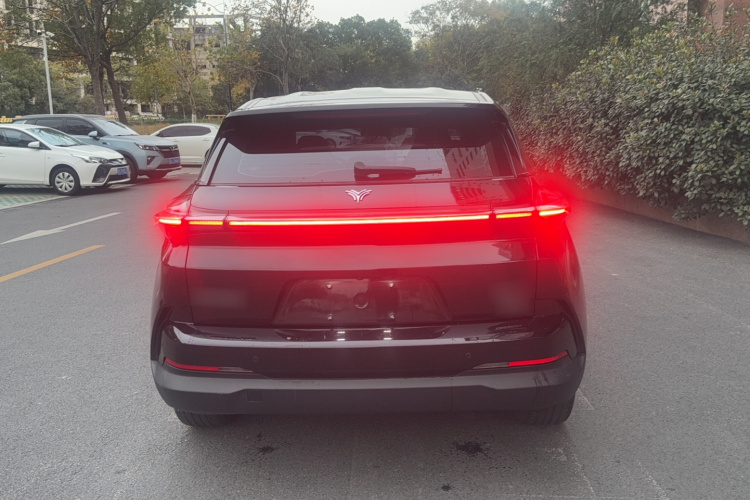 哪吒汽车 哪吒U 2021款 Pro 500 环球版车身外观6004