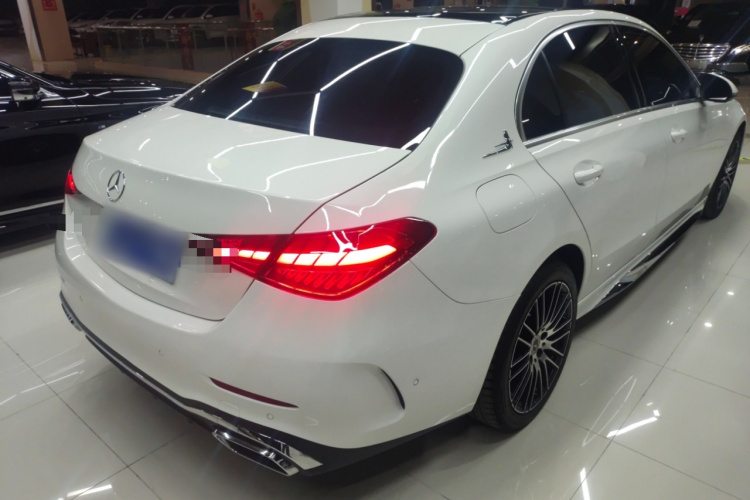 奔驰C级 2022款 C 260 L 运动版车身外观7
