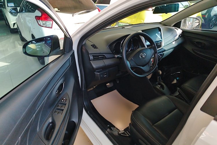 丰田 威驰 2019款 1.5L CVT创行版中控内饰20