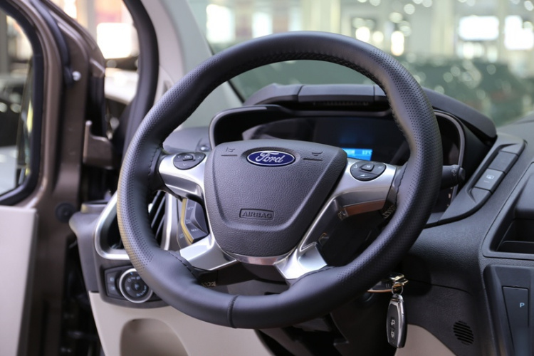 福特 途睿欧 2017款 2.0T 自动精睿版局部细节13