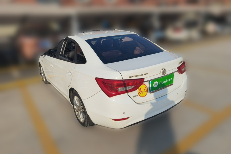 别克 英朗 2015款 18T 双离合豪华型车身外观5