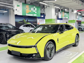 小鹏P7 2025款 702 长续航 Ultra