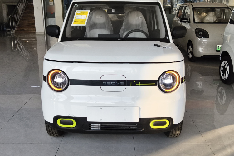 吉利银河 熊猫 2025款 210km 元气熊车身外观2