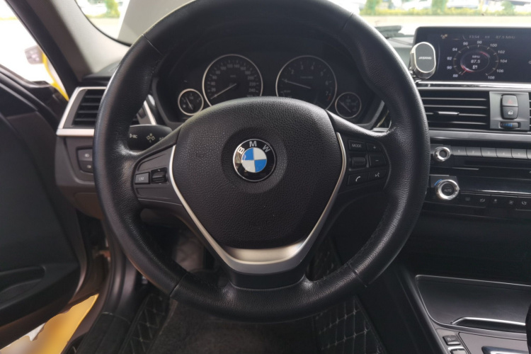 宝马3系 2017款 320Li 时尚型中控内饰13