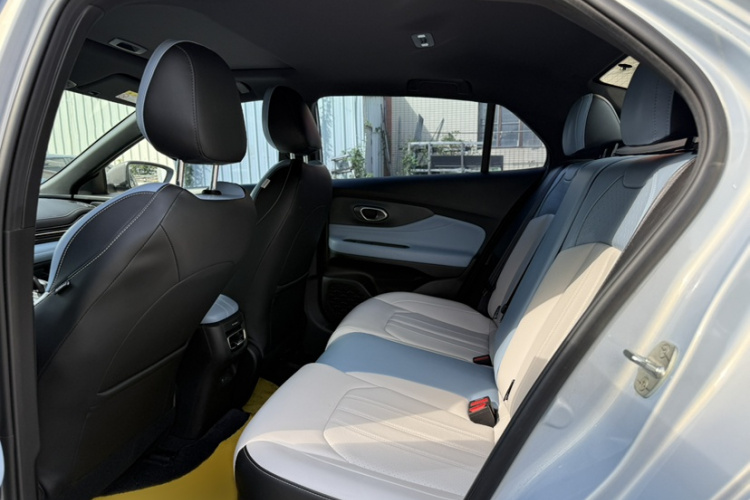 广汽传祺 2023款 影豹H 高能混动版中控内饰7002