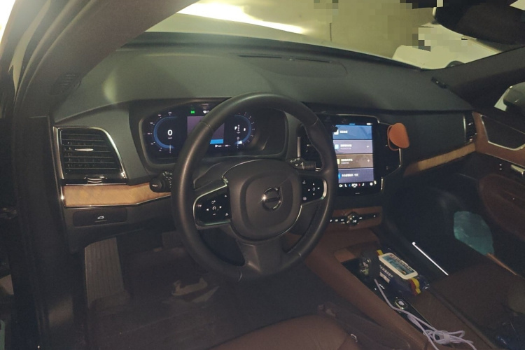 沃尔沃XC90 2023款 B6 智逸豪华版 7座中控内饰7002