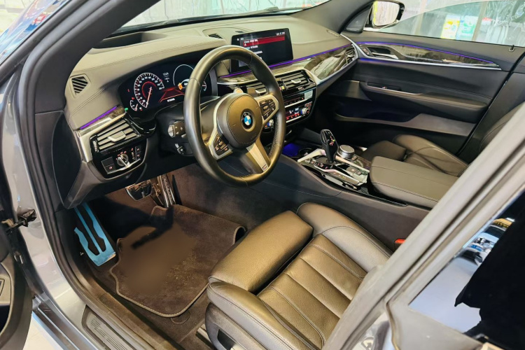 宝马6系GT 2019款 630i M运动套装中控内饰7002