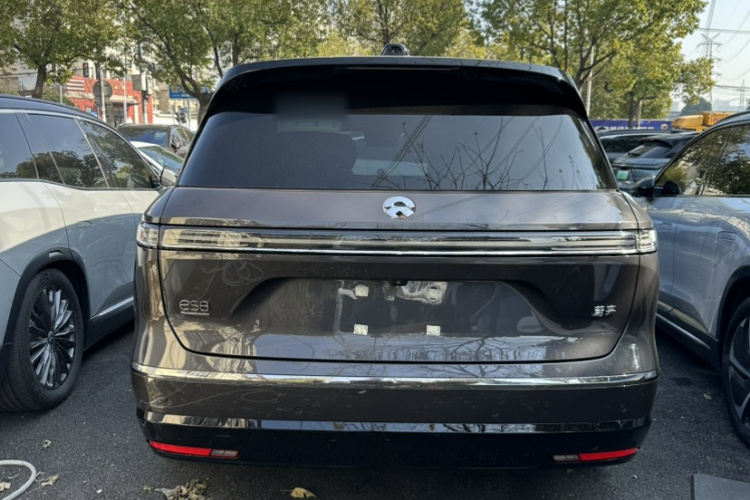 蔚来ES8 2026款 六座行政签名版车身外观6005