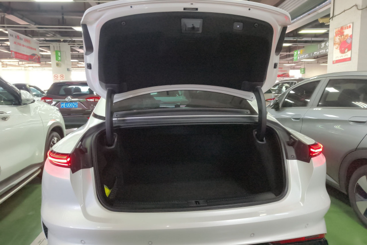 智己汽车 智己L7 2022款 Dynamic机舱底盘23