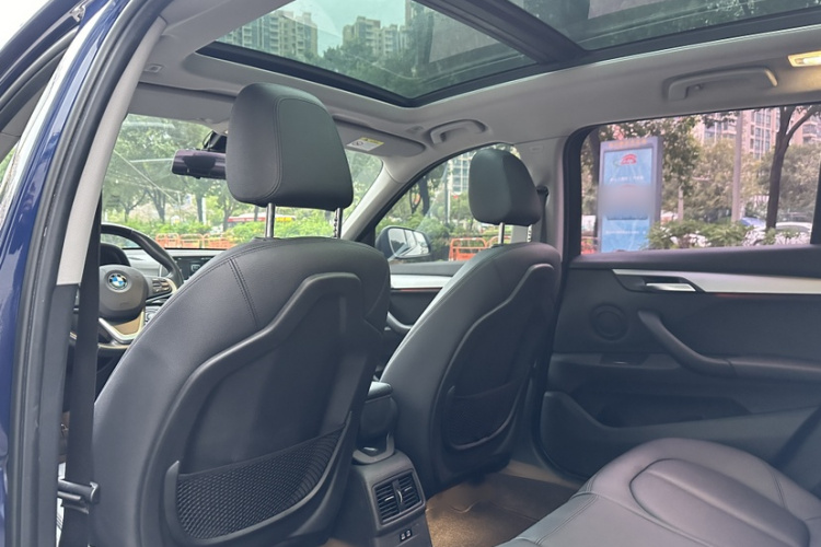 宝马X1 2019款 sDrive18Li 时尚型中控内饰7007