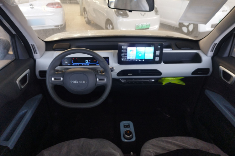 吉利银河 2024款 熊猫mini 200km 耐力熊中控内饰12