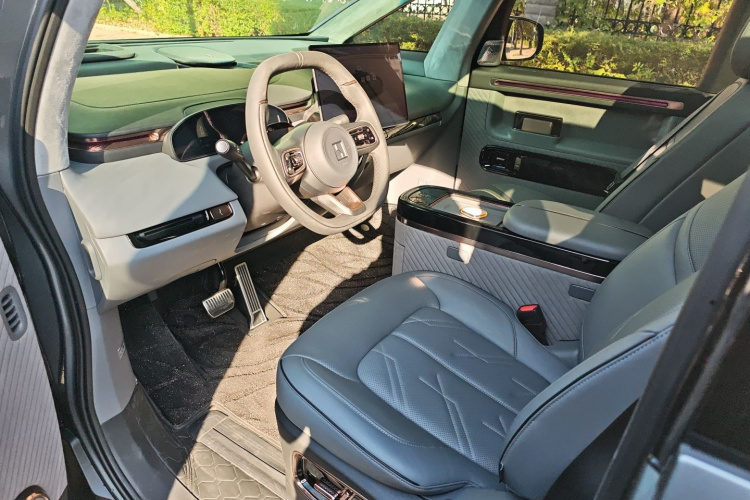 极氪MIX 2025款 智驾版中控内饰7001