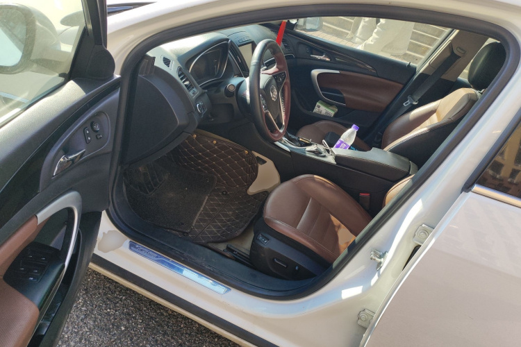 别克 君威 2014款 GS 2.0T 燃情运动版中控内饰20