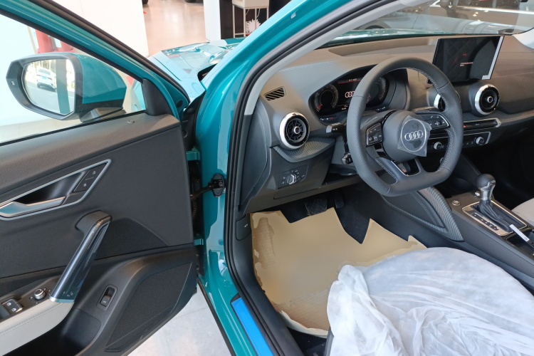 奥迪Q2L 2025款 35TFSI 时尚动感型中控内饰20