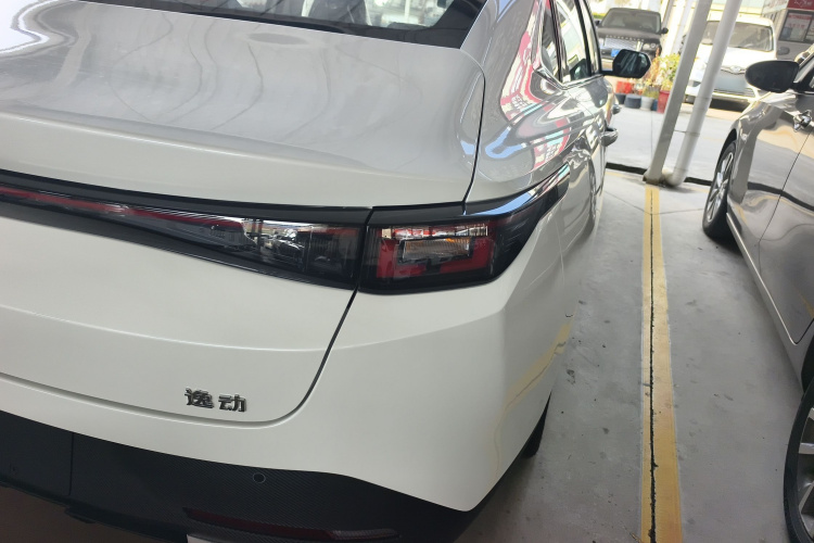 长安 逸动 2025款 蓝鲸 1.5T 500Bar尊贵型车身外观9