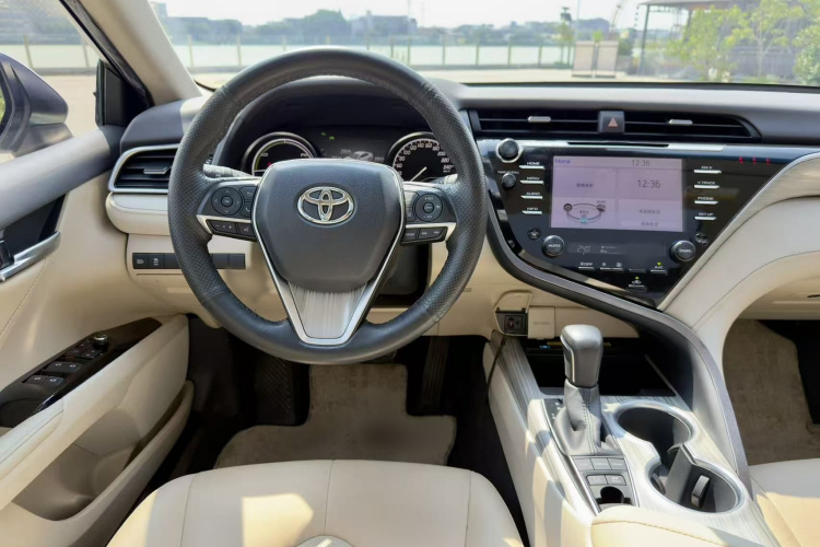 丰田 凯美瑞 2018款 双擎 2.5HG 豪华版中控内饰7003