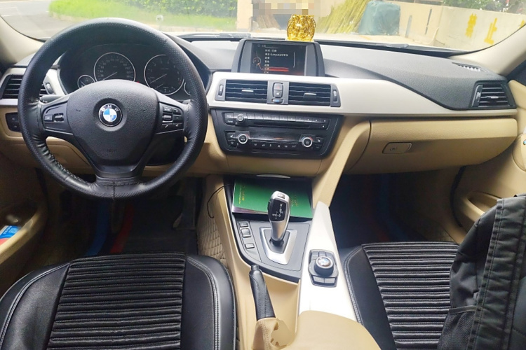 宝马3系 2015款 320i 超悦版时尚型中控内饰7002