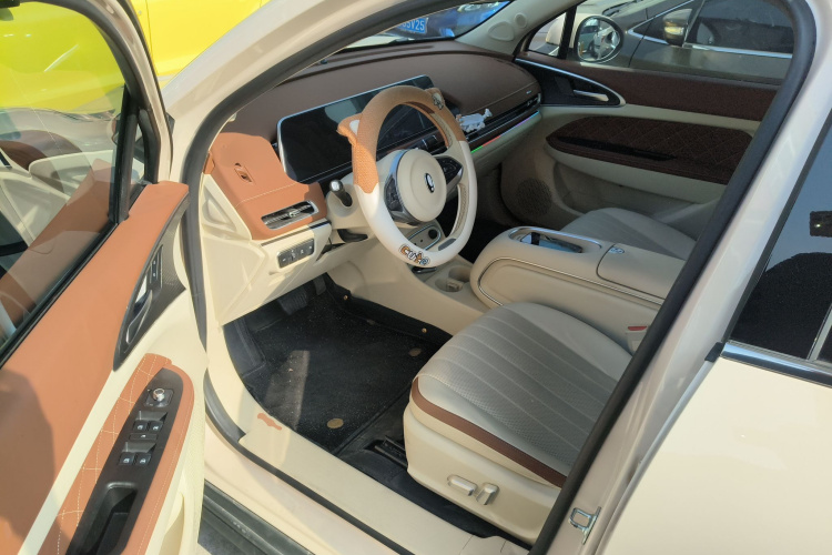 欧拉好猫 2023款 401km标准续航 尊荣型 磷酸铁锂中控内饰20