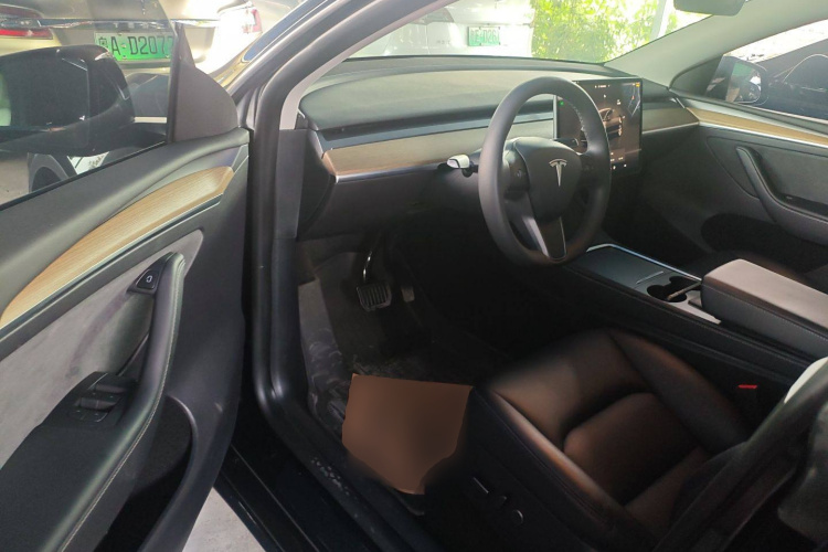 特斯拉 Model Y 2022款 改款 后轮驱动版中控内饰20