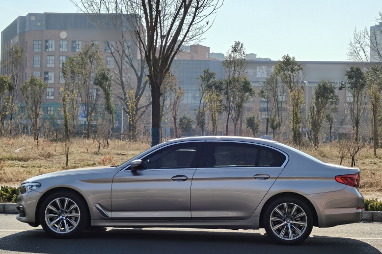 宝马5系 2018款 528Li 上市特别版车身外观6003