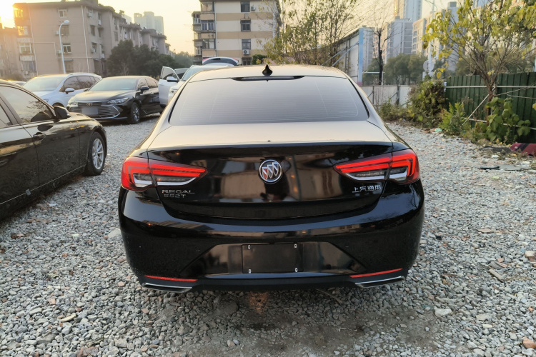 别克 君威 2020款 552T 豪华型车身外观6