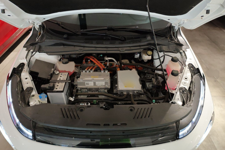 小鹏G3 2022款 G3i 460N+机舱底盘24