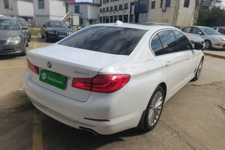 宝马5系 2018款 改款 530Li 领先型 豪华套装车身外观7