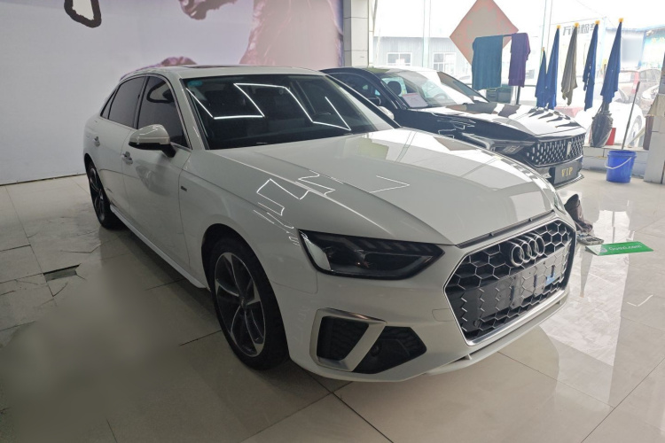 奥迪A4L 2020款 40 TFSI 时尚动感型车身外观3