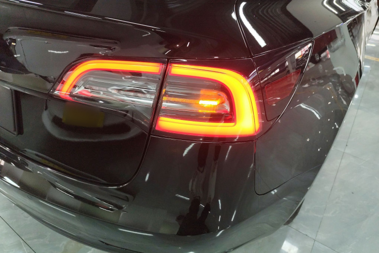 特斯拉 Model 3 2020款 标准续航后驱升级版车身外观6006