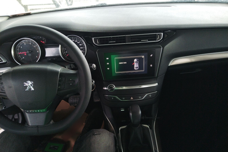 标致408 2016款 1.6T 自动豪华版中控内饰12