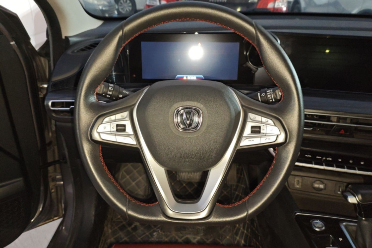 长安 逸动 2020款 PLUS 蓝鲸NE 1.4T GDI DCT旗舰型局部细节13