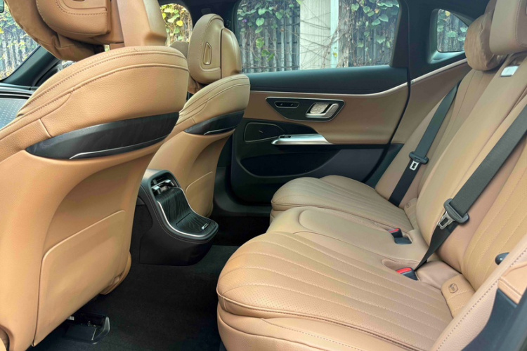 奔驰E级 2025款 E 300 L 时尚型中控内饰7002