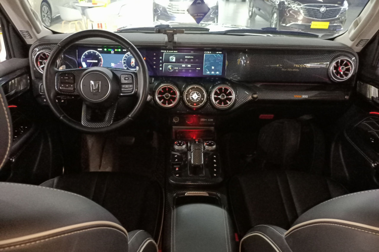 坦克300 2021款 越野版 2.0T 征服者中控内饰12