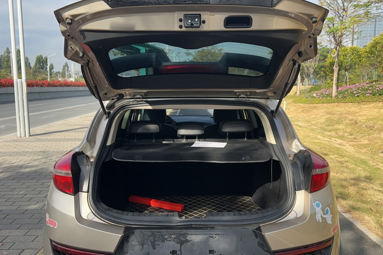 吉利汽车 帝豪GS 2016款 运动版 1.8L 自动领尚型局部细节23