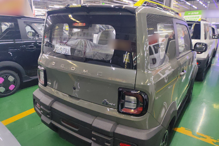 吉利银河 2025款 210km 熊猫骑士车身外观6