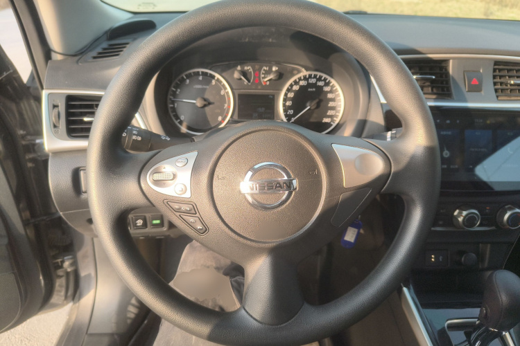 日产 轩逸 2022款 经典 1.6XL CVT豪华版中控内饰13