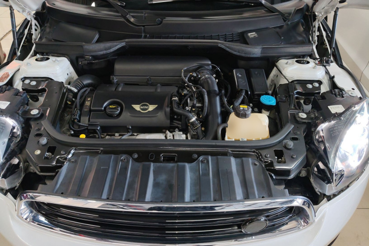 MINI Countryman 2016款 1.6T COOPER ALL4 Fun装备控局部细节24